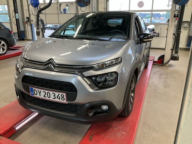 Car photo