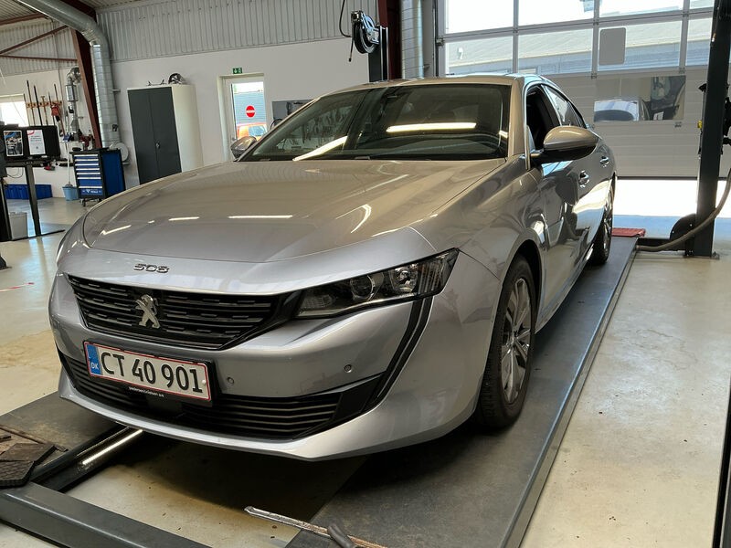 Car photo