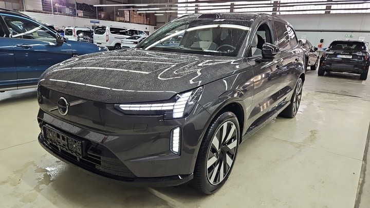 Volvo EX90